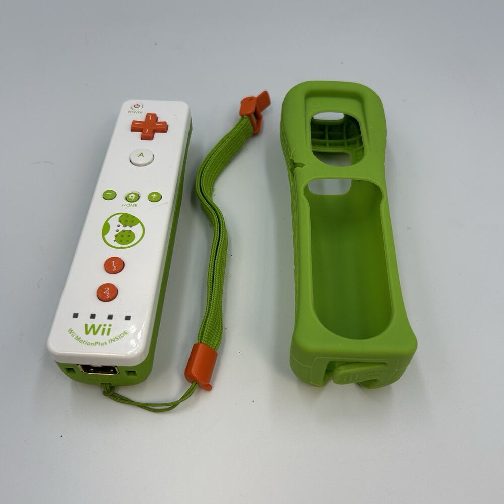 Yoshi Edition Motion Plus Nintendo Wii Remote - Missing Back Cover - Tested